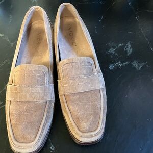 Vionic Sellah Tan Suede Loafer